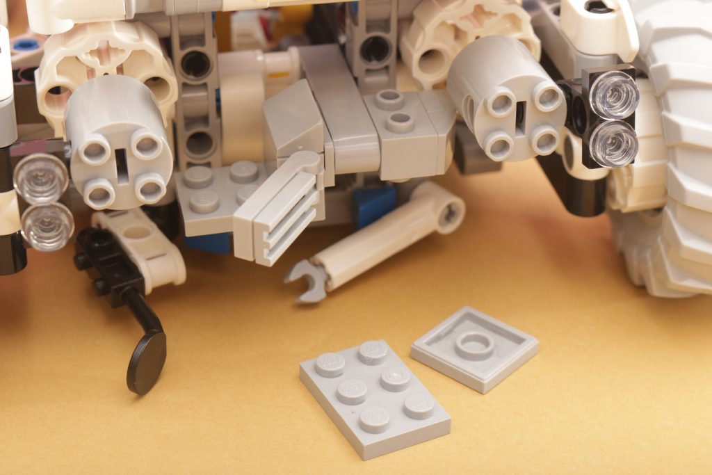 How to make LEGO Technic 42178 Surface Space Loader minifigure scale 26 1024x683