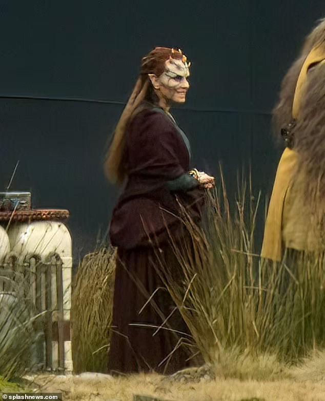 Daily Mail The Acolyte Set Photo 7