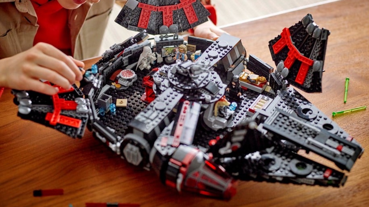 LEGO Star Wars 75389 The Dark Falcon doesn't have to be non-canon