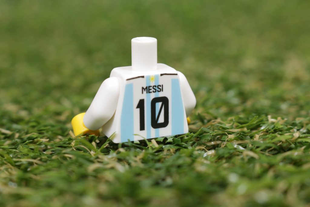 LEGO Football minifigures FIFA World Cup 2022 Qatar Brazil Argentina USA Messi Neymar McKennie FireStar Toys review 10 1024x683