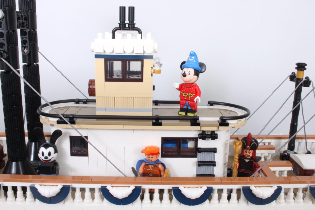 LEGO Ideas 21356 river steamboat disney stealth set 2 1024x683