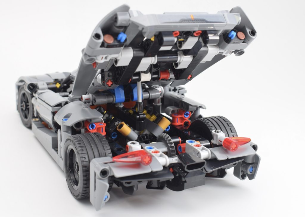 LEGO Technic 42173 Koenigsegg Jesko Absolut Grey Hypercar review 18 1024x729