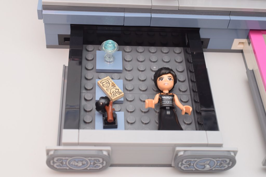 LEGO Wednesday 76781 Wednesday Enids Dorm Room review 13 1024x683