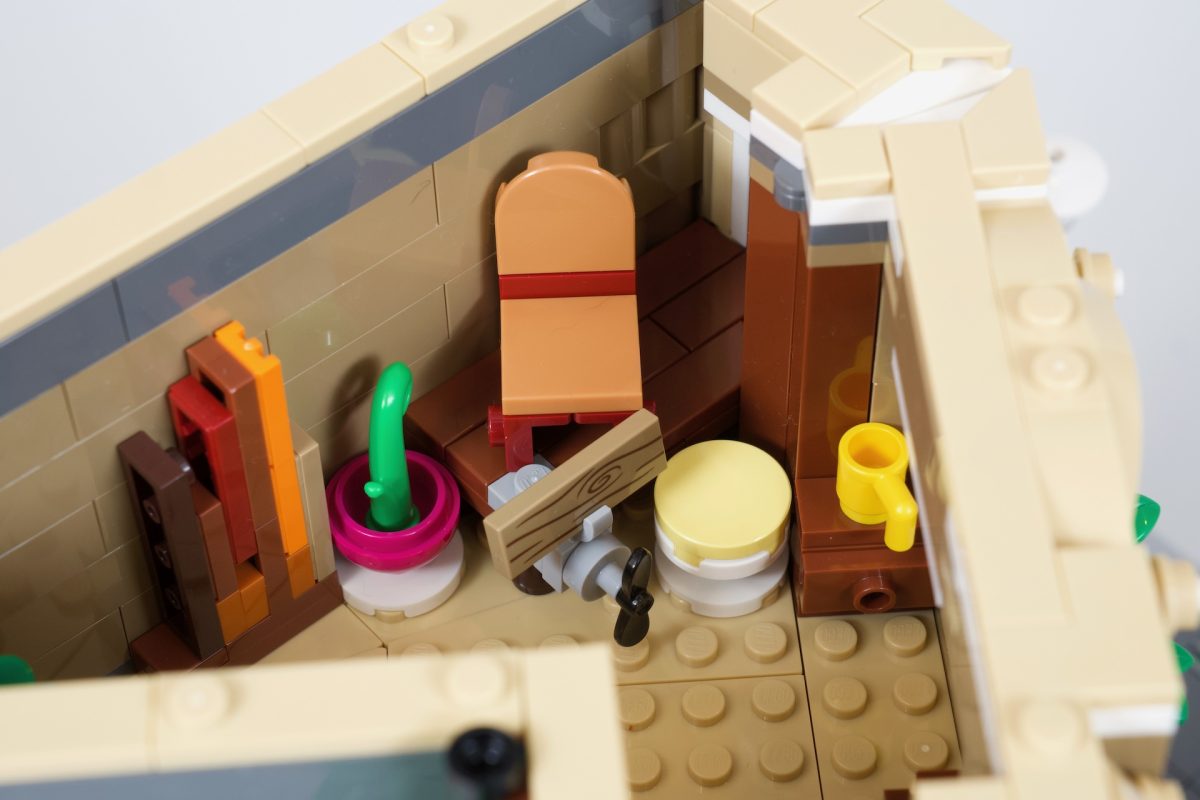 LEGO Icons 11371 Shopping Street review 41 1200x800