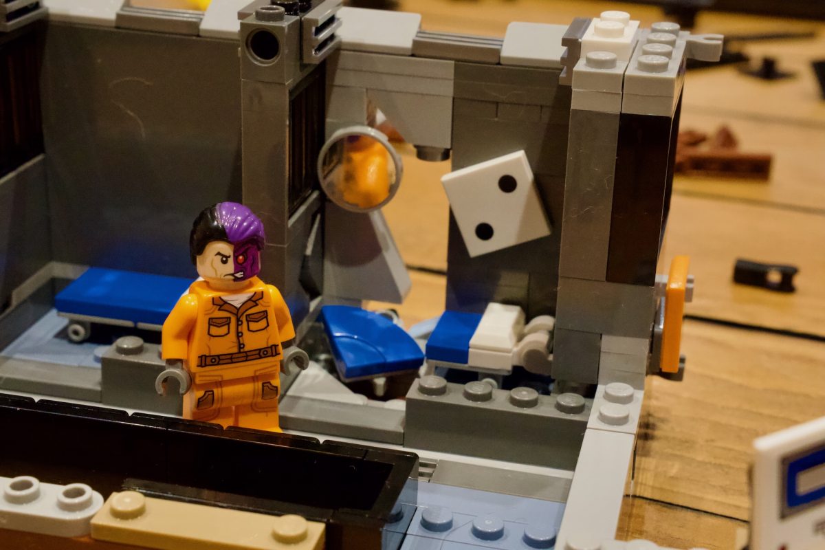 LEGO Batman DC 76300 Arkham Asylum mod 47 1200x800