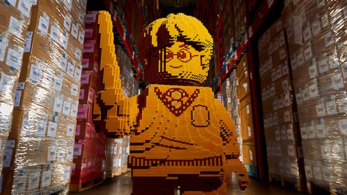 Reminder: LEGO is giving away immense Harry Potter prizes this weekend