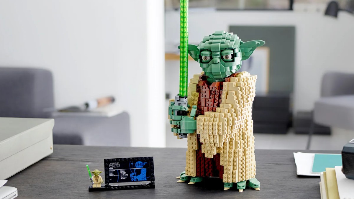 27% reduction on LEGO Star Wars 75255 Yoda in Zavvi LEGO sale