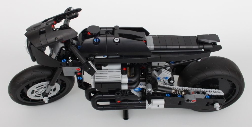 LEGO Technic 42155 The Batman Batcycle review 22 1024x518