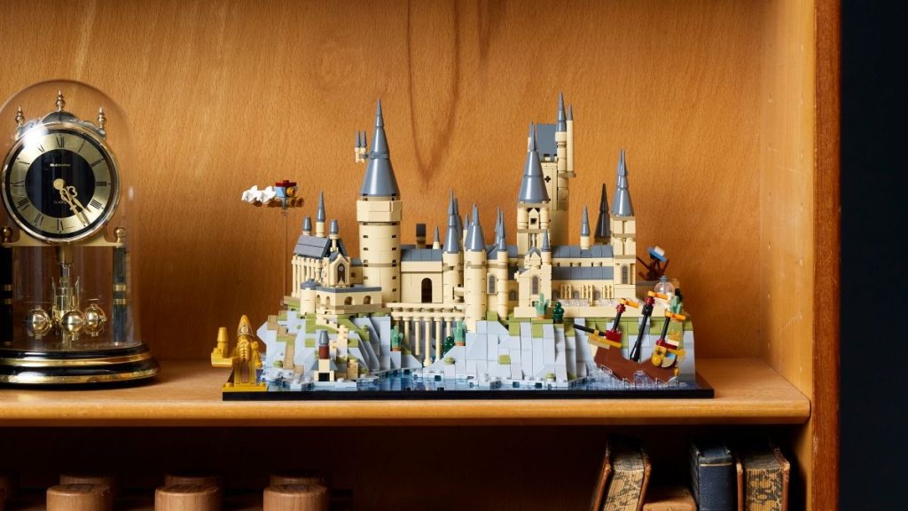 lego harry potter 76419 hogwarts castle and grounds lifestyle featured 1024x576