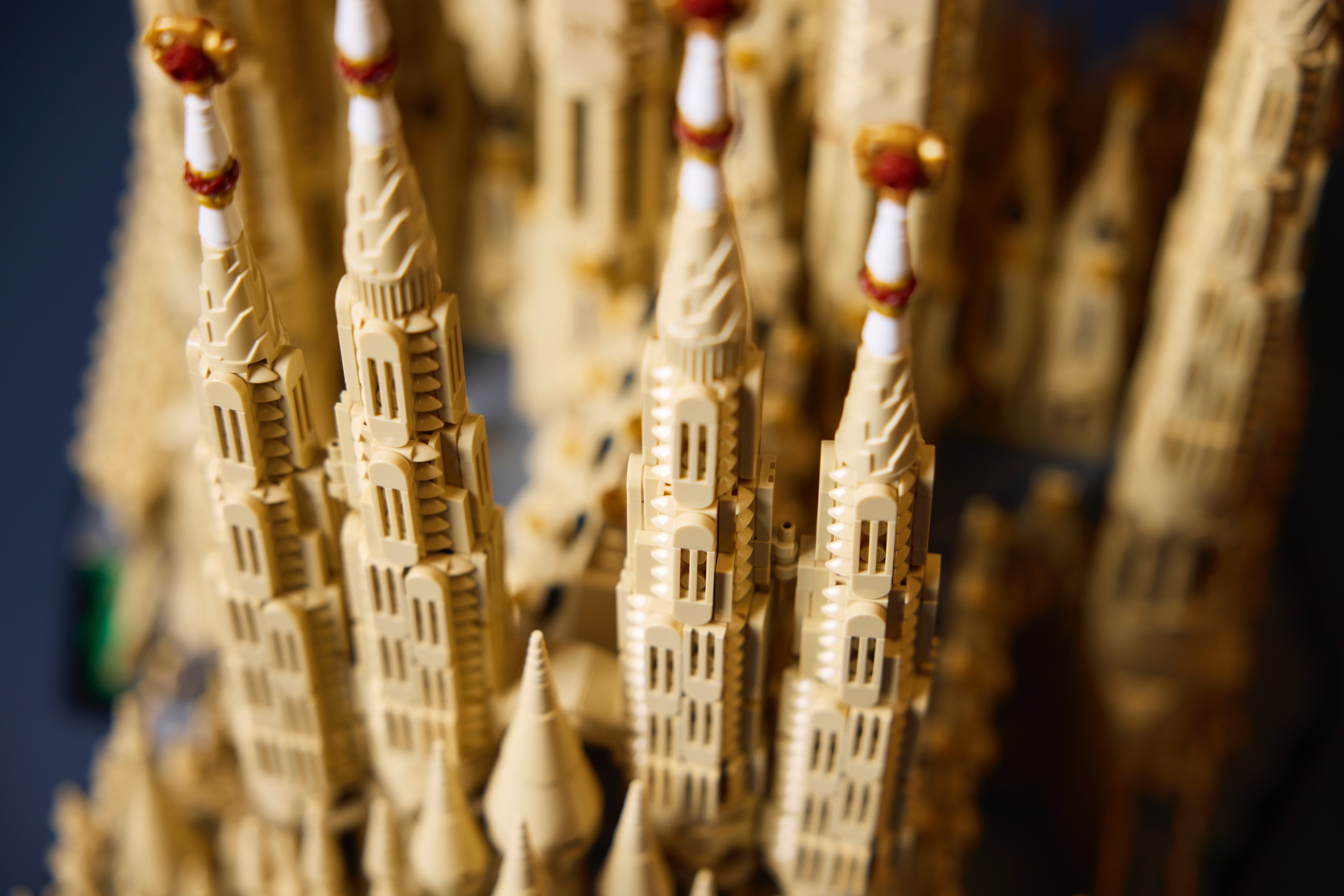 LEGO Architecture 21065 Sagrada Familia-21